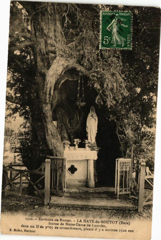 Carte postale ancienne Environs de Routot - L Haye-de-Routot - Statue de Notre-Dame... à Routot