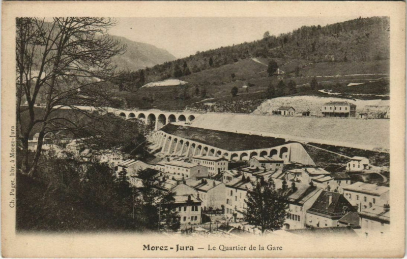 Carte postale ancienne Morez Jura Le Quartier de la Gare