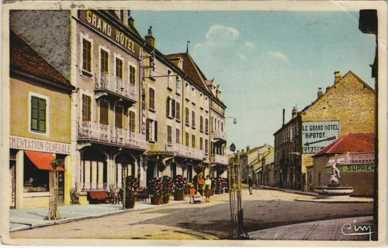 Carte postale ancienne Champegnole - Rou Marecha Foch et la Grand Hotel