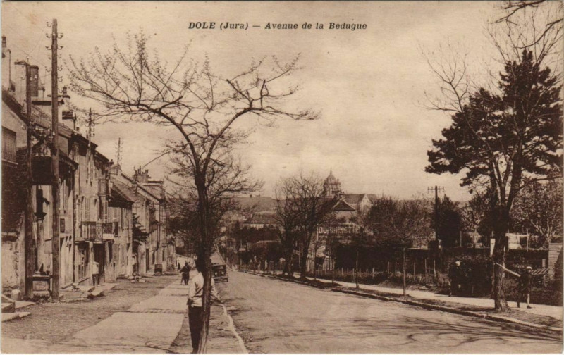 Carte postale ancienne Dole - Avenue de la Bedugue à Dole