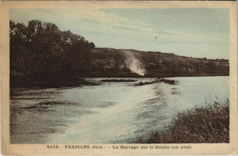 Carte postale ancienne Fraisans - Le Barrage sur le Doubs (en aval) à Fraisans
