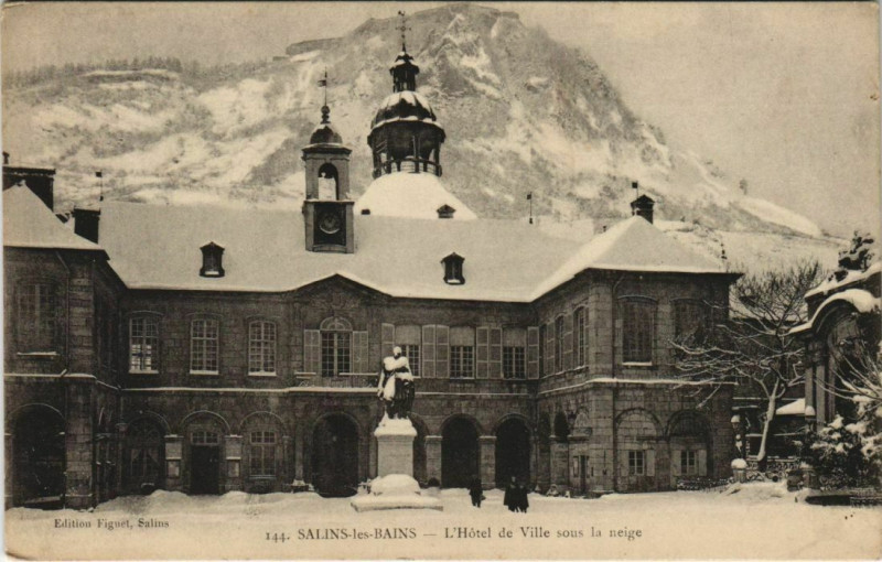 Carte postale ancienne Salins-les-Bains L'Hotel de Ville sous la neige à Salins-les-Bains