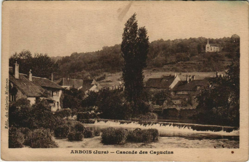 Carte postale ancienne Arbois - Cascade des Capucins à Arbois