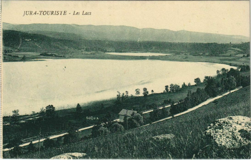 Carte postale ancienne Jura Touriste Les Lacs à Our