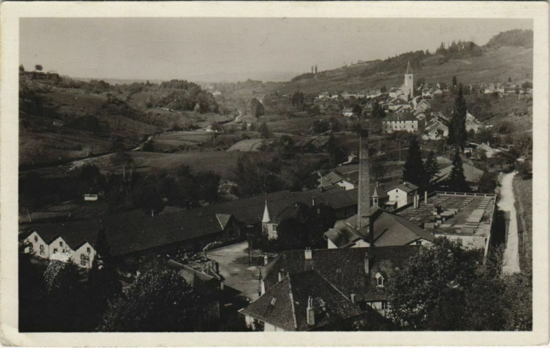 Carte postale ancienne Mesnay - Les Usines Hetier à Mesnay