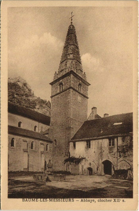 Carte postale ancienne Baume-les-Messieurs - Abbaye clocher Xii s. à Baume-les-Messieurs