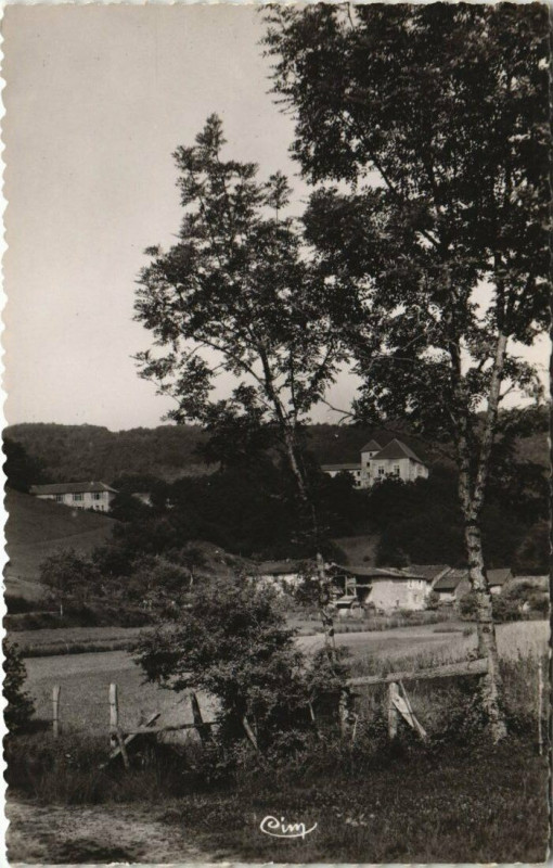 Carte postale ancienne Valfin sur Valouse - Un coin du pays avec la colonie de Vacance