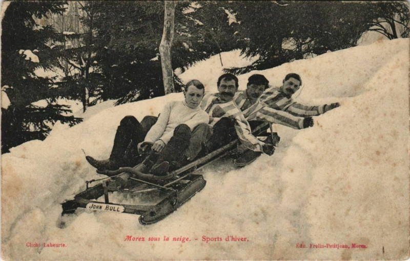 Carte postale ancienne Morez sous la neige - Sports d'hiver