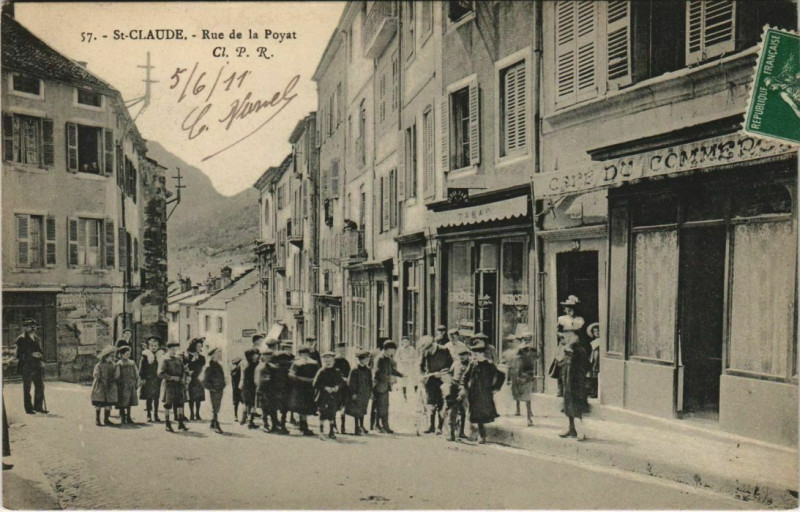 Carte postale ancienne Saint-Claude - Rue de la Poyat à Saint-Claude