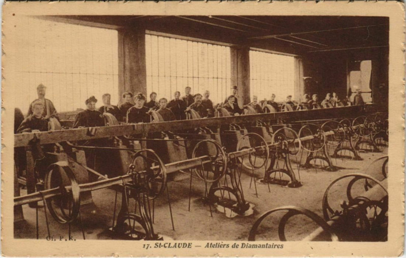 Carte postale ancienne Saint-Claude - Ateliers de Diamantaires à Saint-Claude