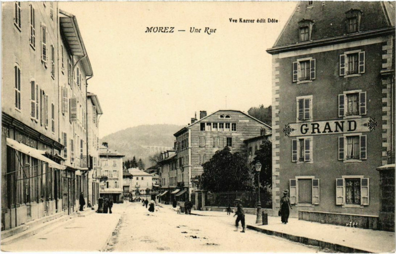 Carte postale ancienne Morez- Une Rue France