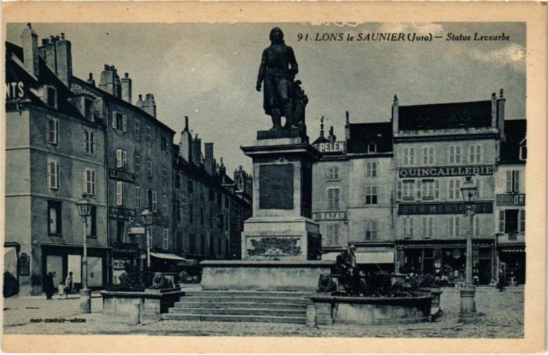Carte postale ancienne Lons le Saunier- Statue Lecourbe France à Lons-le-Saunier