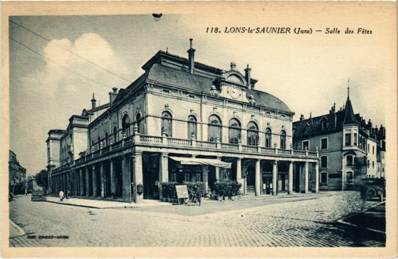 Carte postale ancienne Lons le Saunier- Salle des Fetes France à Lons-le-Saunier