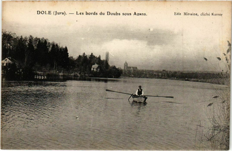 Carte postale ancienne Dole- Les bords du Doubs sous Azans France à Dole