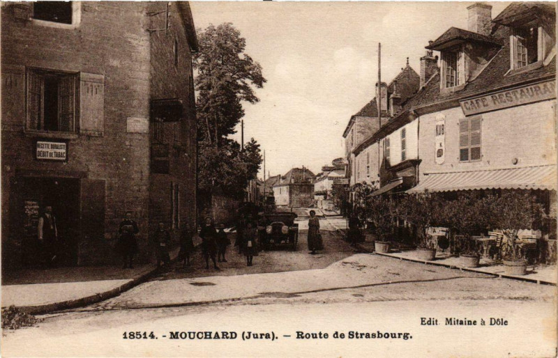 Carte postale ancienne Mouchard Route de Strassbourg à Mouchard