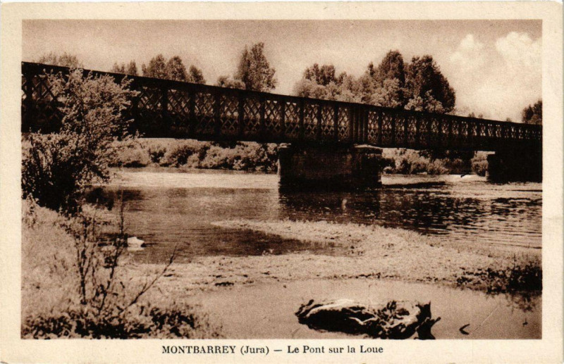 Carte postale ancienne Montbarrey Le Pont sur la Loue à Montbarrey