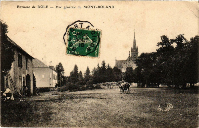 Carte postale ancienne Env. De Dole vue générale du Mont-Roland. à Dole