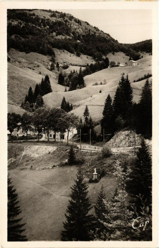 Carte postale ancienne Morez Route de Morez aux Rousses