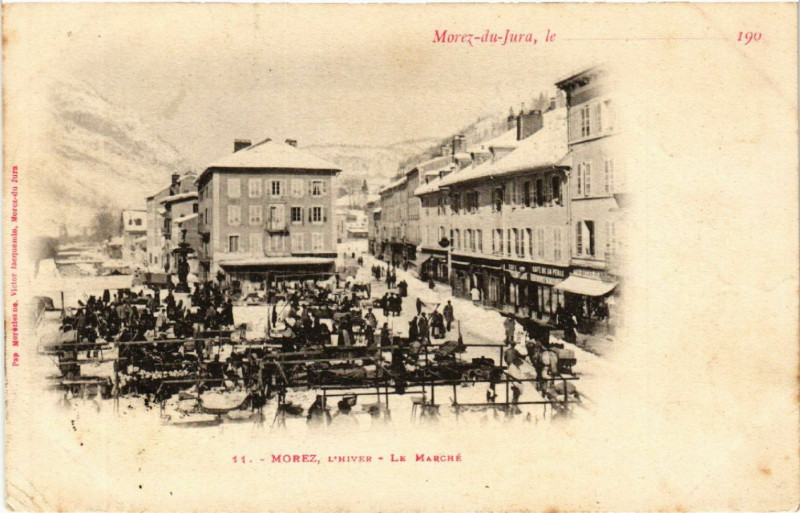 Carte postale ancienne Morez l'hiver - Le Marché