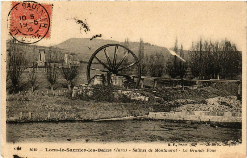 Carte postale ancienne Lons le Saunier Salines de Montmorot La Grande Rue à Montmorot