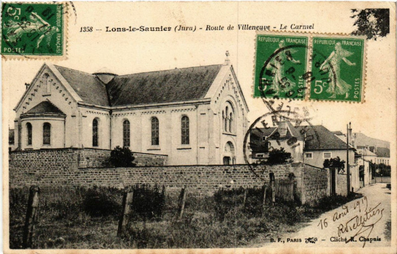Carte postale ancienne Lons le Saunier Route de Villeneuve - Le Carmel à Lons-le-Saunier