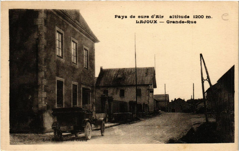 Carte postale ancienne Lajoux Grande Rue à Lajoux