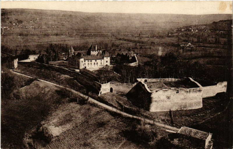 Carte postale ancienne Septeme Chateau et remparts de l'ancienne ville