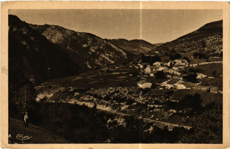 Carte postale ancienne Septmoncel Montepile et ea Roche Blanche