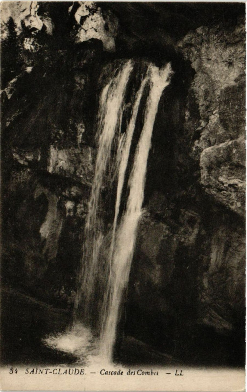 Carte postale ancienne Saint-Claude Cascade des Combes à Saint-Claude