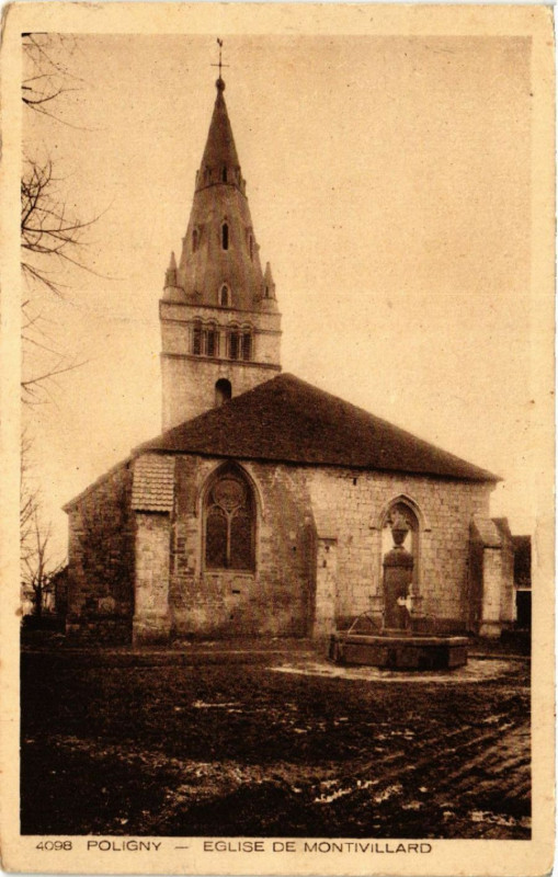 Carte postale ancienne Poligny Eglise de Montivillard à Poligny