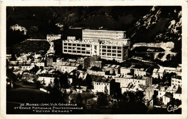 Carte postale ancienne Morez Vue générale et Ecole Nationale Professionnelle