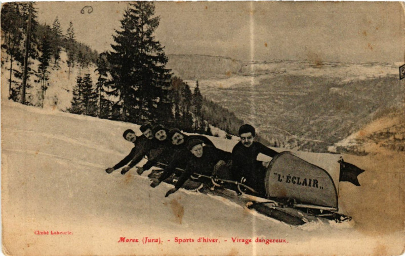 Carte postale ancienne Morez Sports d'hiver Virage dangereux