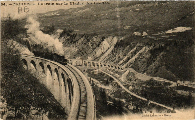 Carte postale ancienne Morez Le train sur le Viaduc des Grottes