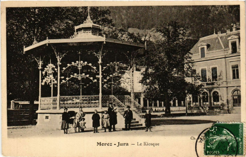 Carte postale ancienne Morez Le Kiosque