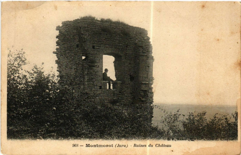 Carte postale ancienne Montmorot Ruines du Chateau à Montmorot