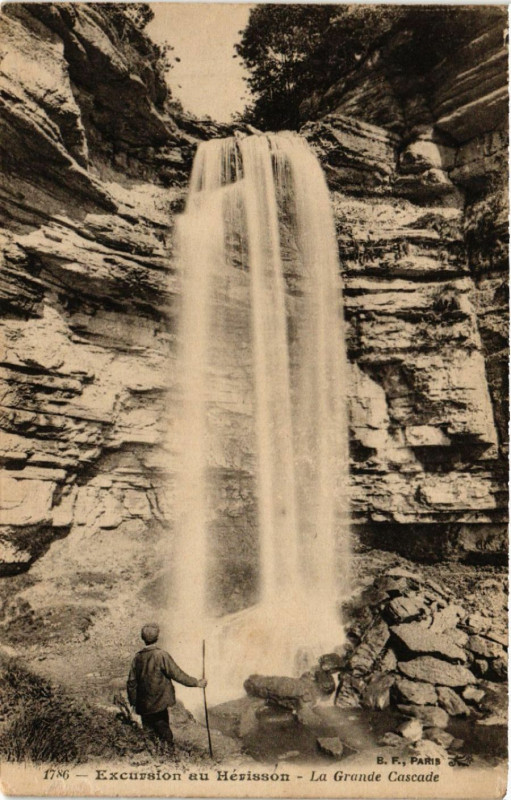 Carte postale ancienne Excursion au Herisson La Grande Cascade