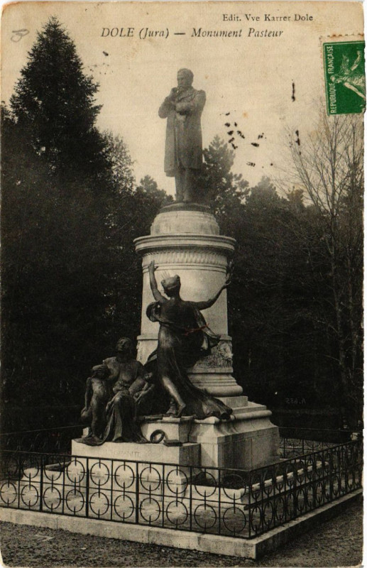 Carte postale ancienne Dole Monument Pasteur à Dole