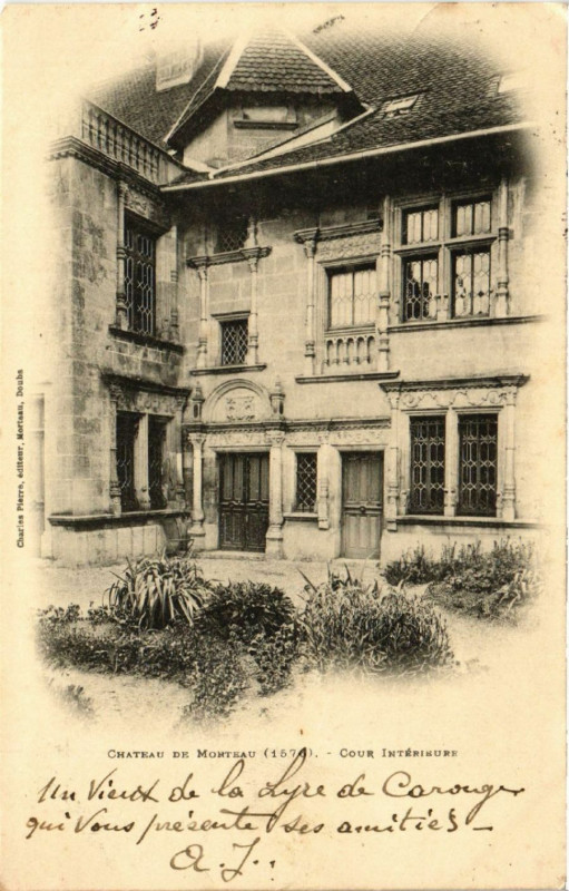 Carte postale ancienne Chateau de Morteau cour interieure à Our