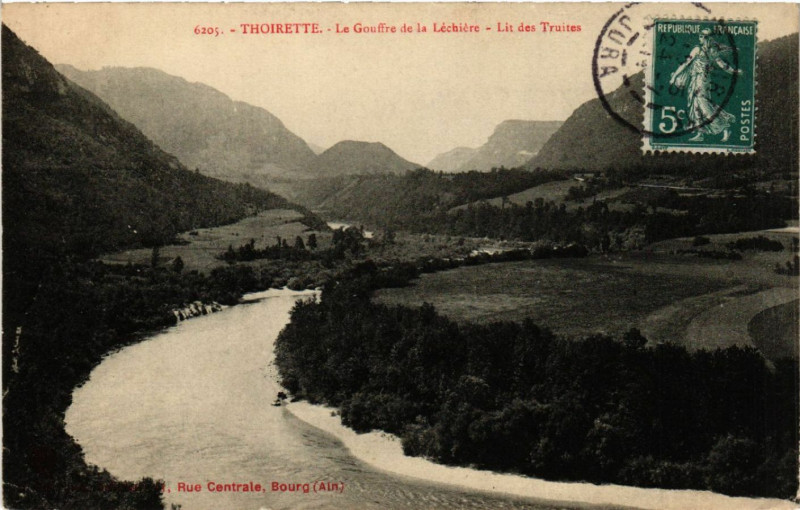 Carte postale ancienne Thoirette Le Gouffre de la Lechiere - Lit des Truites