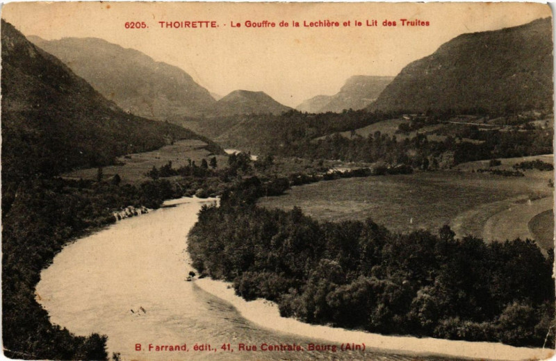 Carte postale ancienne Thoirette Le Gouffre de la Lechiere et le Lit des Truites