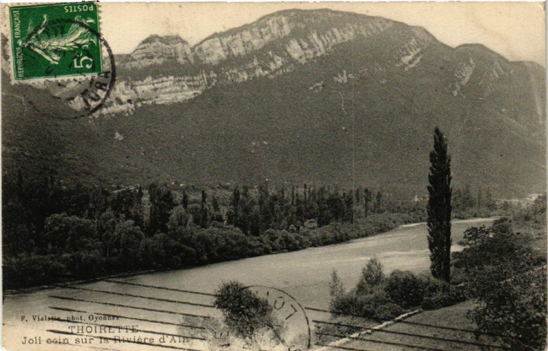 Carte postale ancienne Thoirette Joli coin sur-la-Riviere d'Ain