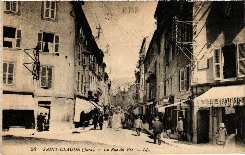 Carte postale ancienne Saint-Claude La Rue du Pre à Saint-Claude
