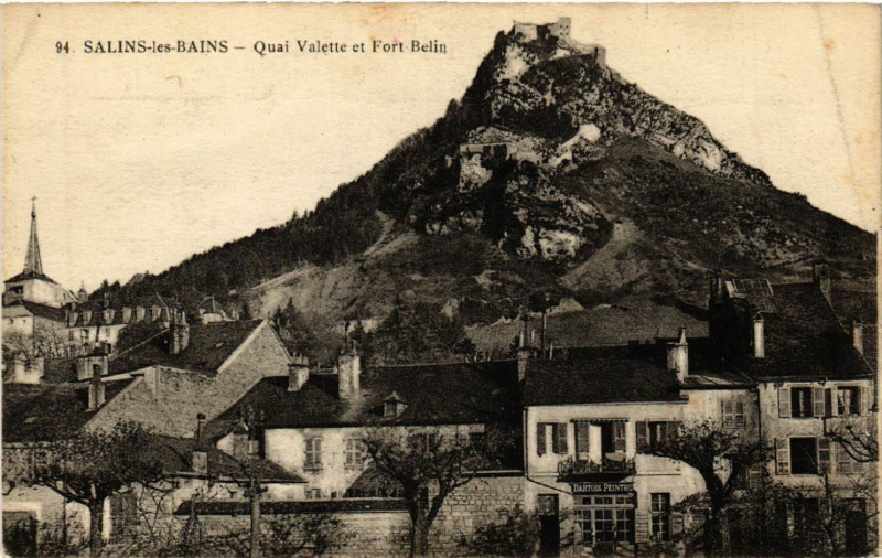Carte postale ancienne Salins-les-Bains Quai et Fort Belin à Salins-les-Bains