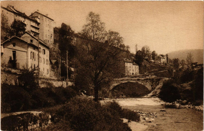 Carte postale ancienne Saint-Claude Pont d'Avignon à Saint-Claude