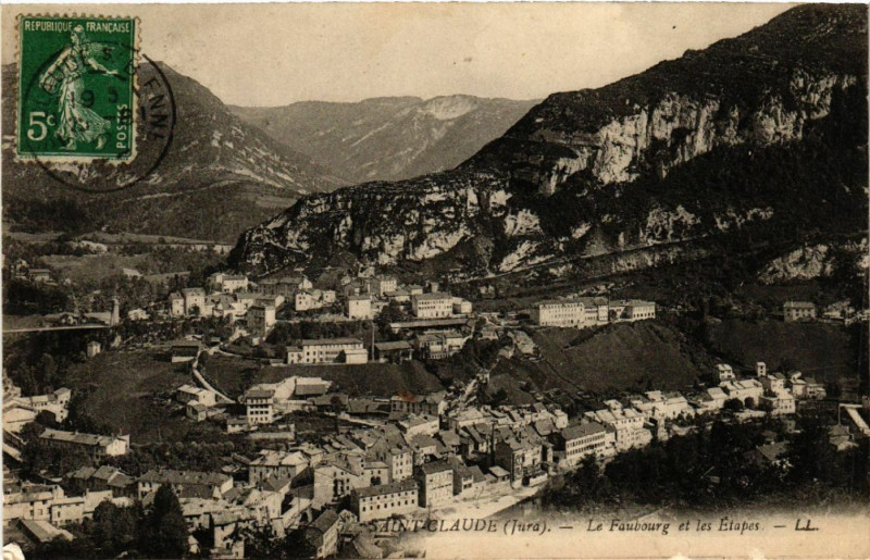 Carte postale ancienne Saint-Claude Le Faubourg et les Etapes à Saint-Claude