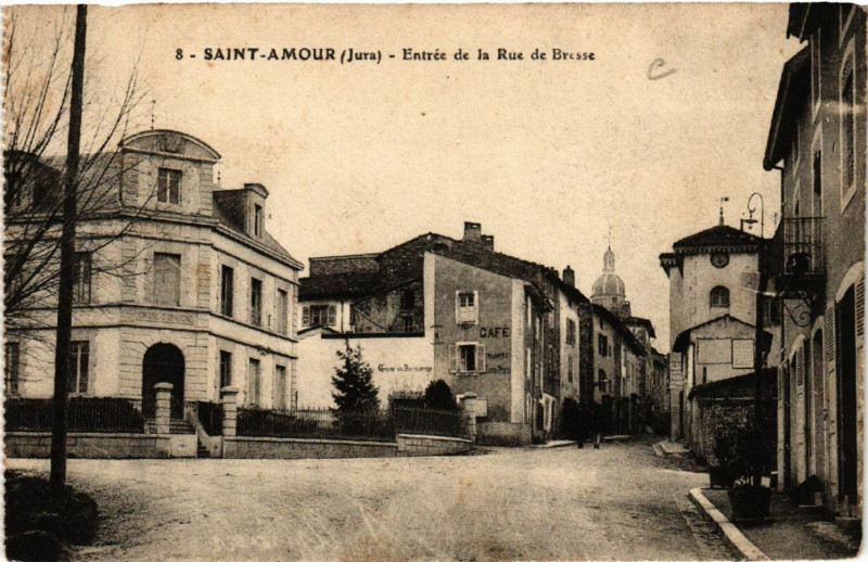Carte postale ancienne Saint-Amour Entrée de la Rue de Bresse à Saint-Amour