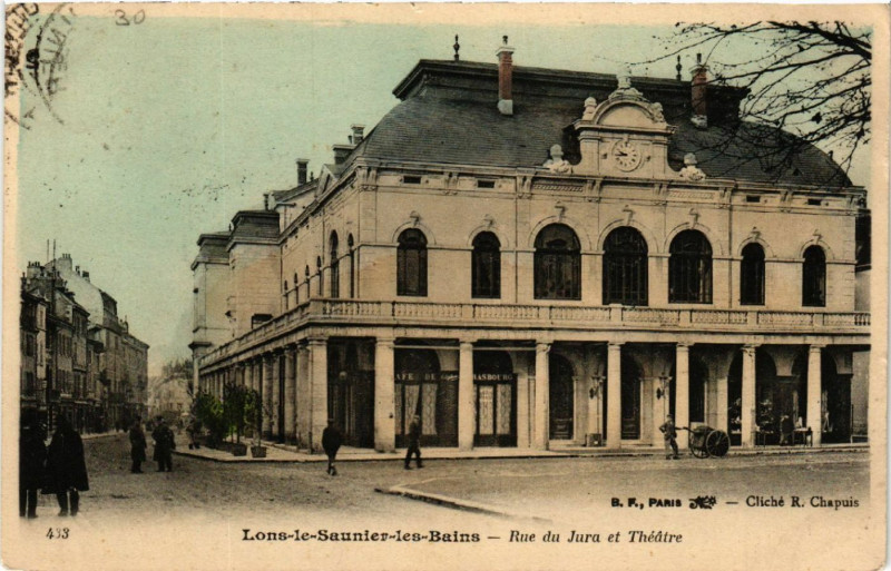 Carte postale ancienne Lons le Saunier Rue du Jura et Theatre à Lons-le-Saunier