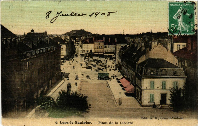 Carte postale ancienne Lons le Saunier Place de la Liberte à Lons-le-Saunier