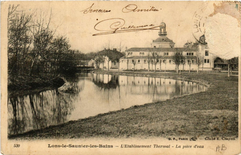 Carte postale ancienne Lons le Saunier Etablissement Thermal La piece d'eau à Lons-le-Saunier
