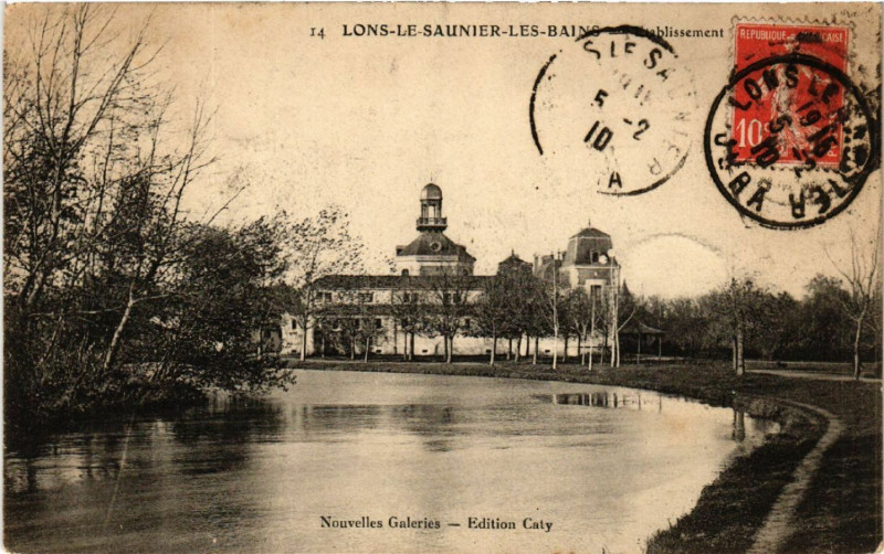Carte postale ancienne Lons le Saunier Etablissement Thermal à Lons-le-Saunier
